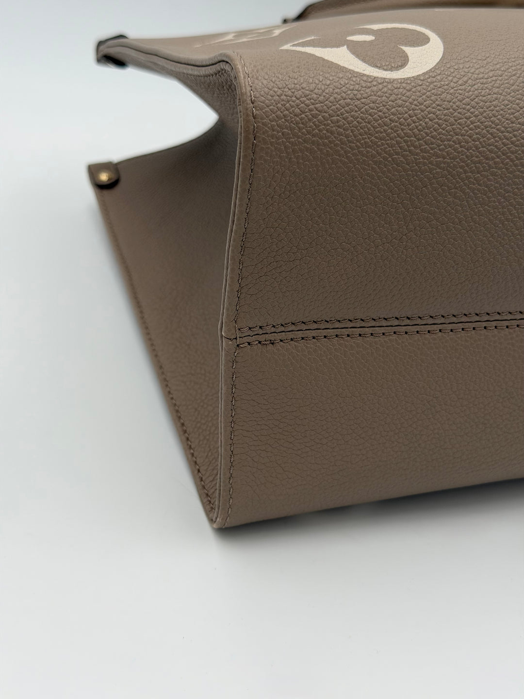 Louis Vuitton OnTheGo MM