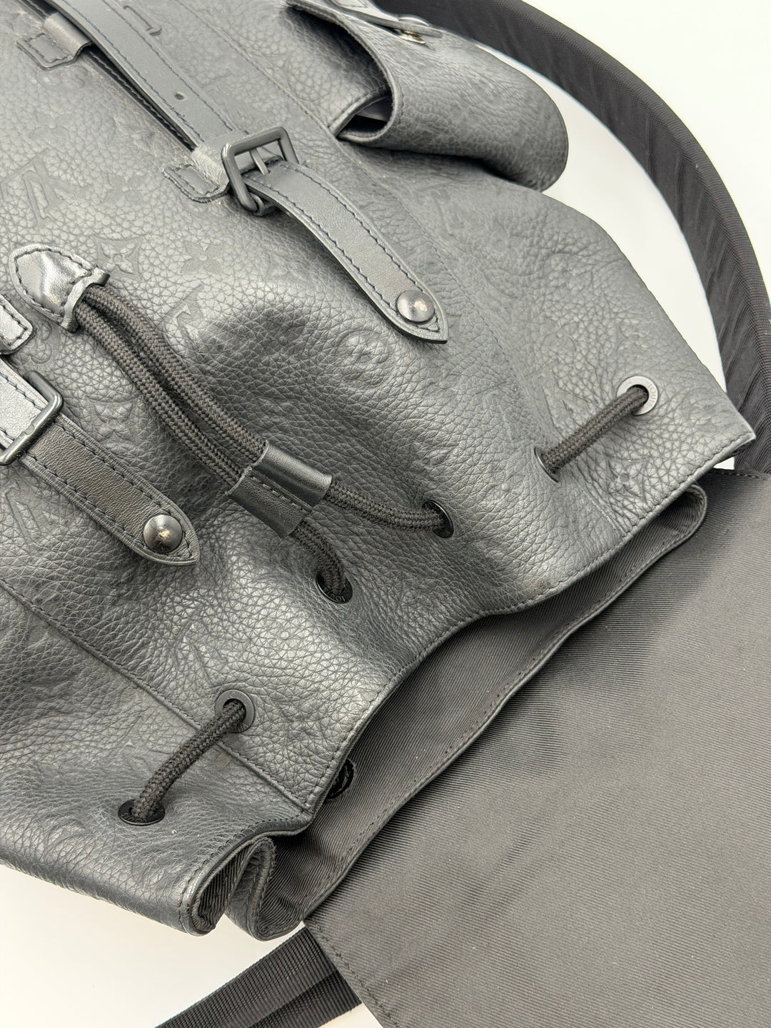 Louis Vuitton Christopher MM