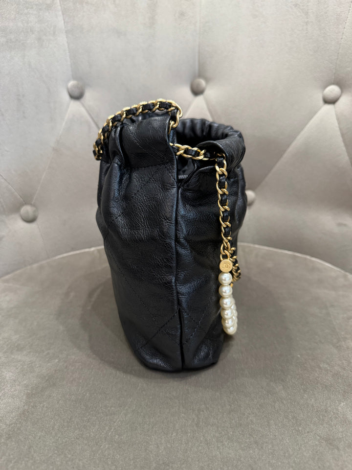 Chanel 22 mini Pearls