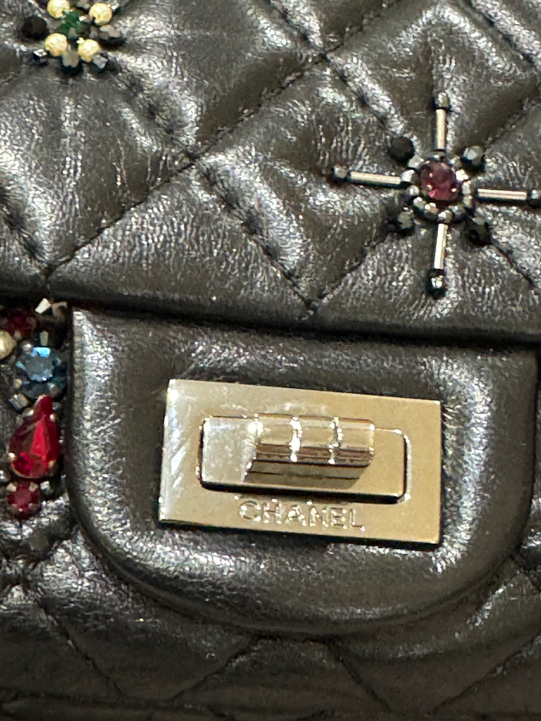 2.55 Reissue Medium Beaded Flap