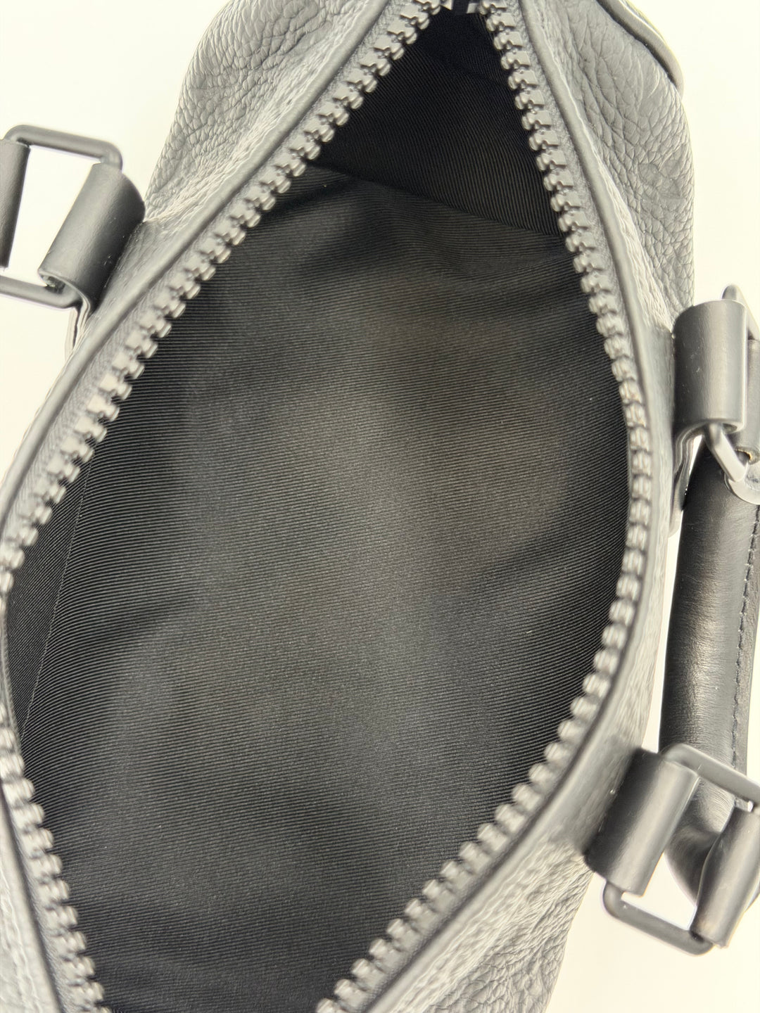 Louis Vuitton Keepall Bandoulière 25