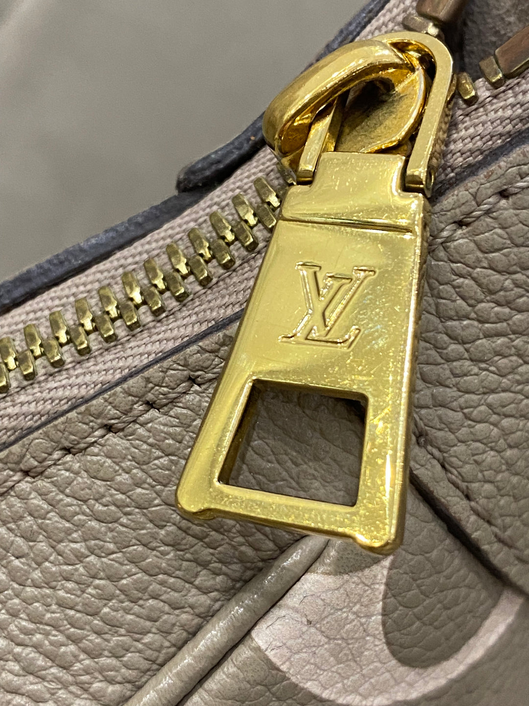 Louis Vuitton Bagatelle Hobo