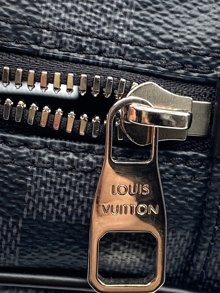 Louis Vuitton Trousse Toilette GM