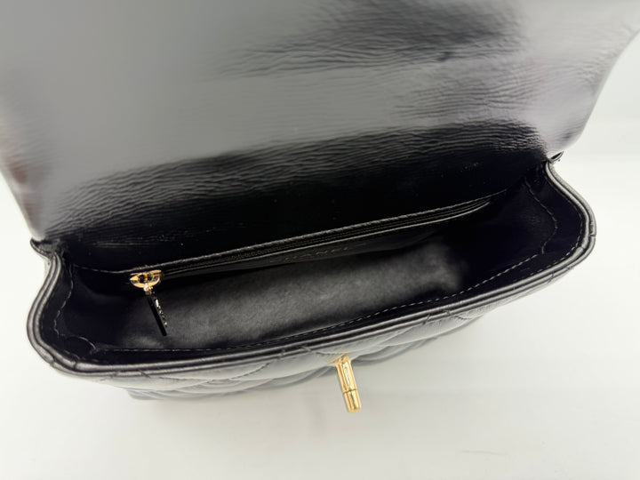 Chanel Mini Flap con manico