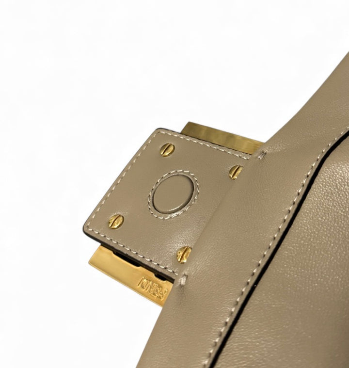 Fendi Mamma baguette large