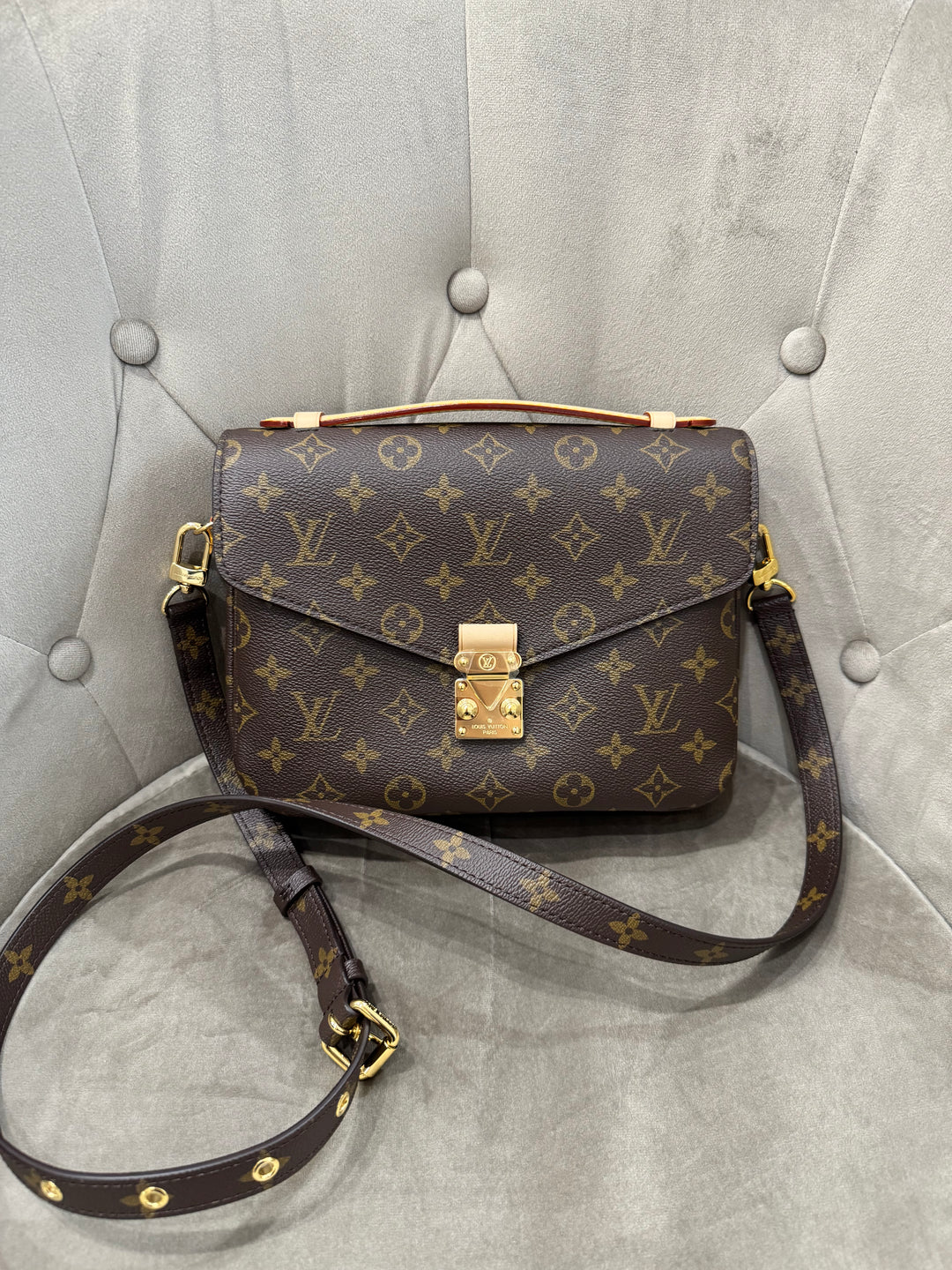 Louis Vuitton Pochette Métis