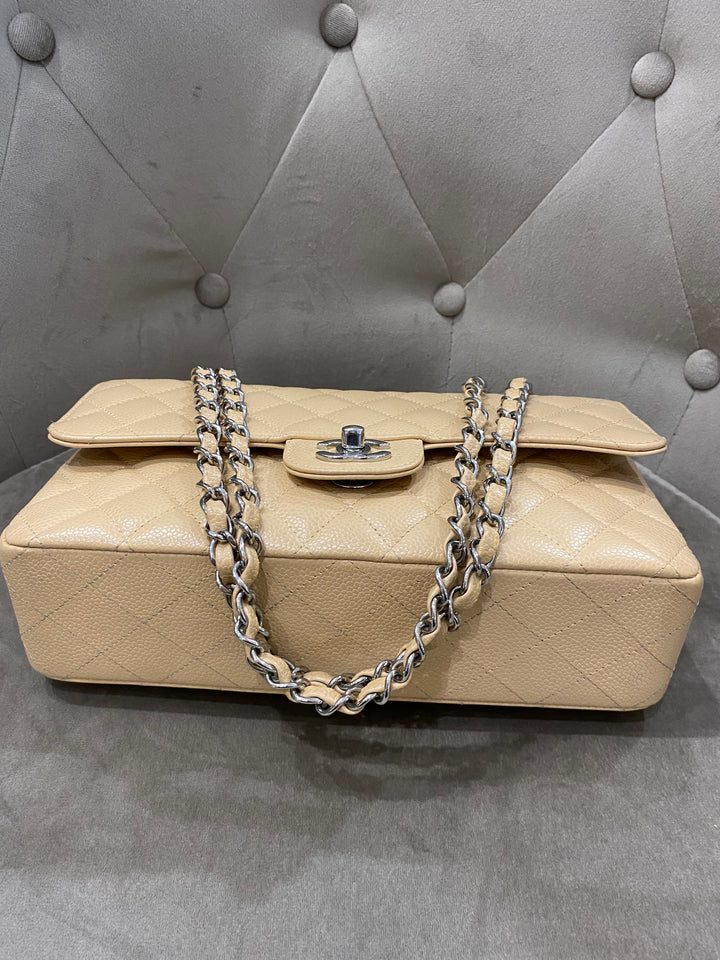 Chanel Classica media