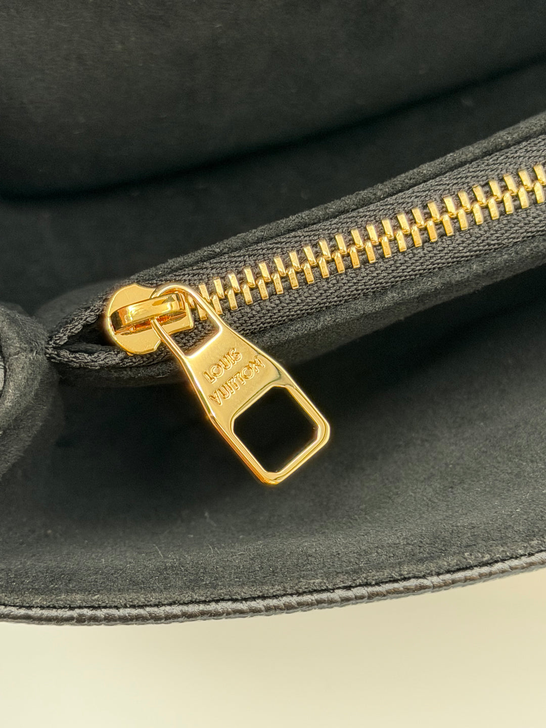 Louis Vuitton Pochette Métis East West