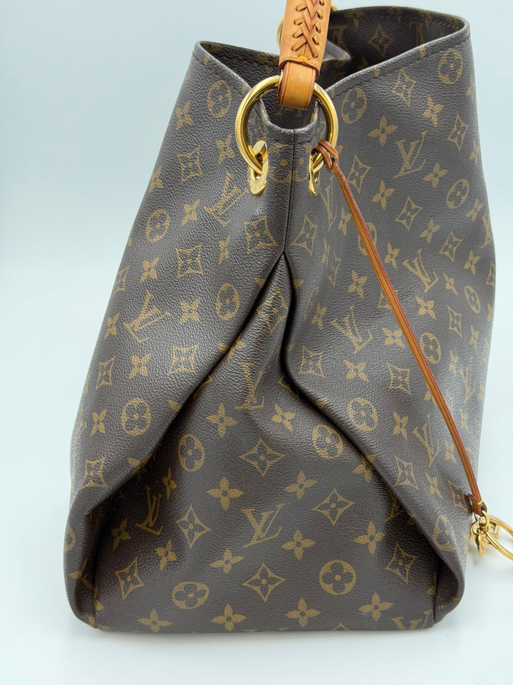 Louis Vuitton Artsy MM