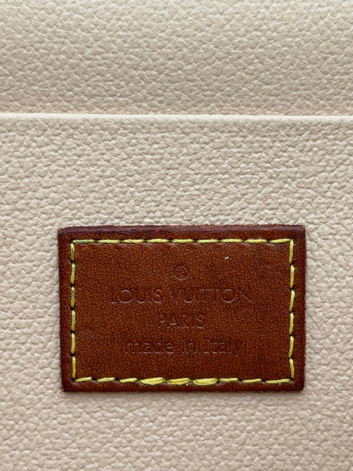 Louis Vuitton Beauty case Nice BB