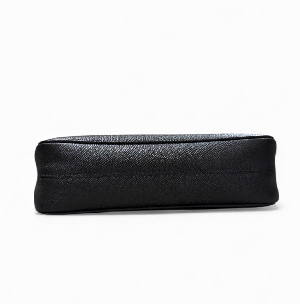 Prada Re-Edition 2005 in Pelle Saffiano