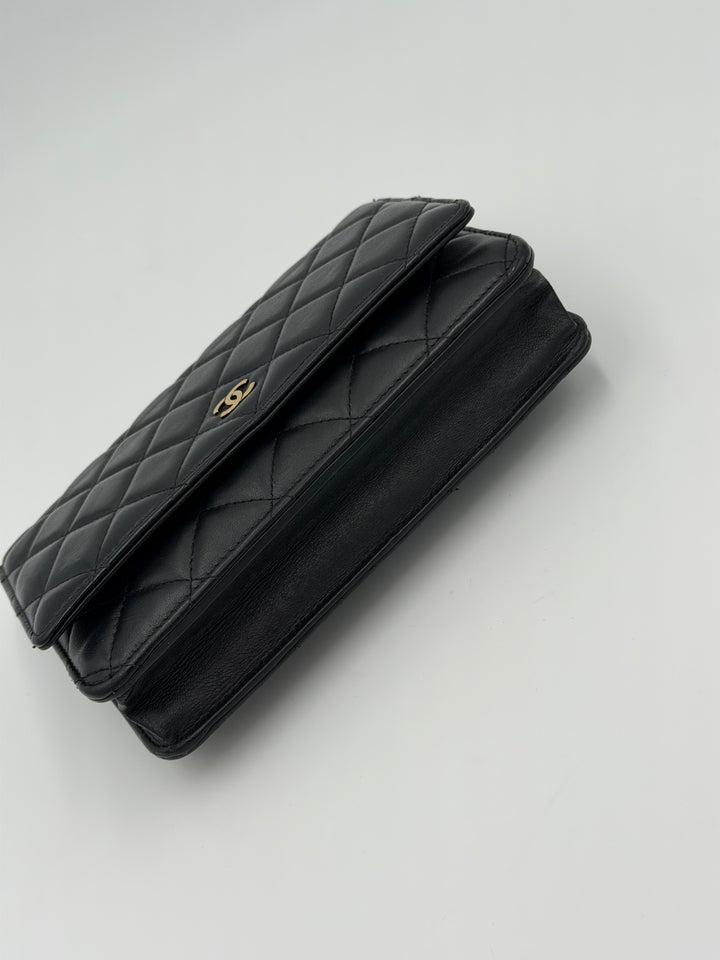 Chanel Wallet on Chain