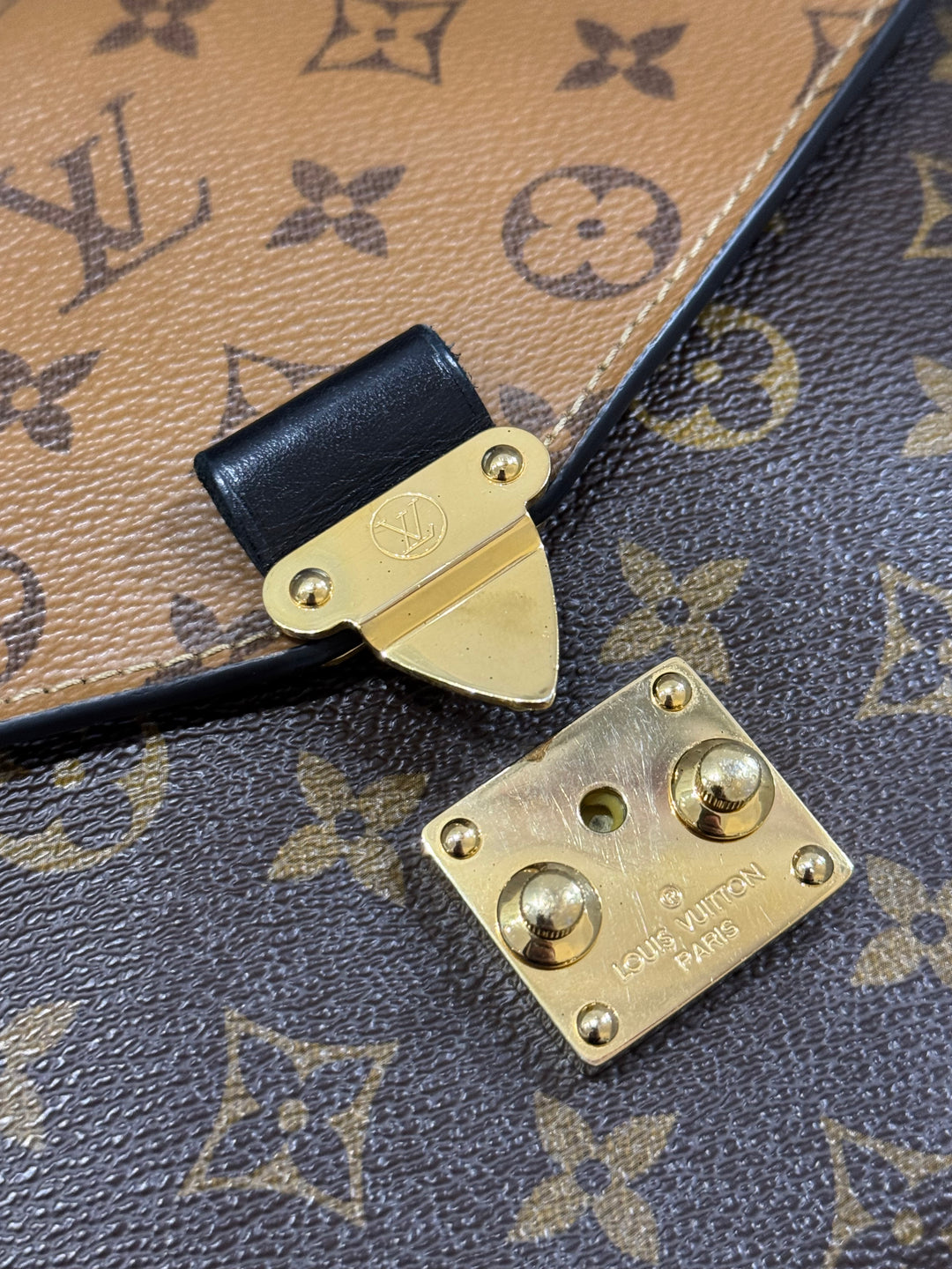 Louis Vuitton Pochette Métis – Reverse