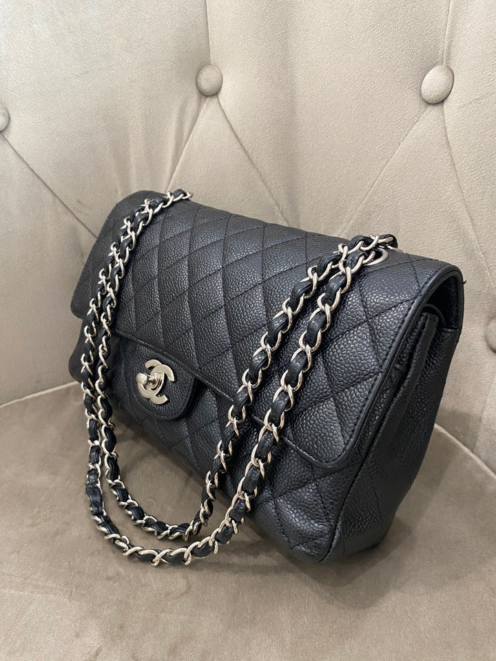 Borsa Chanel media