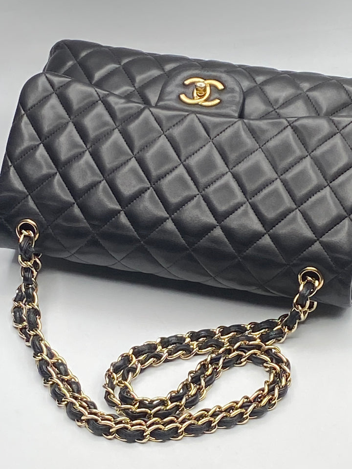 Chanel classica jumbo