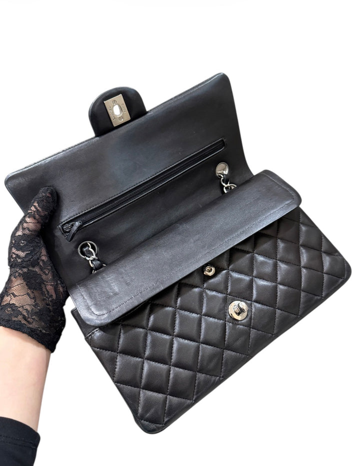 Chanel Classic Flap Media