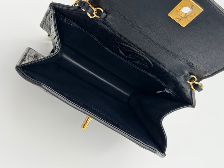 Chanel Pochette Vintage in Pelle di Lucertola Blu Notte (vista 10)