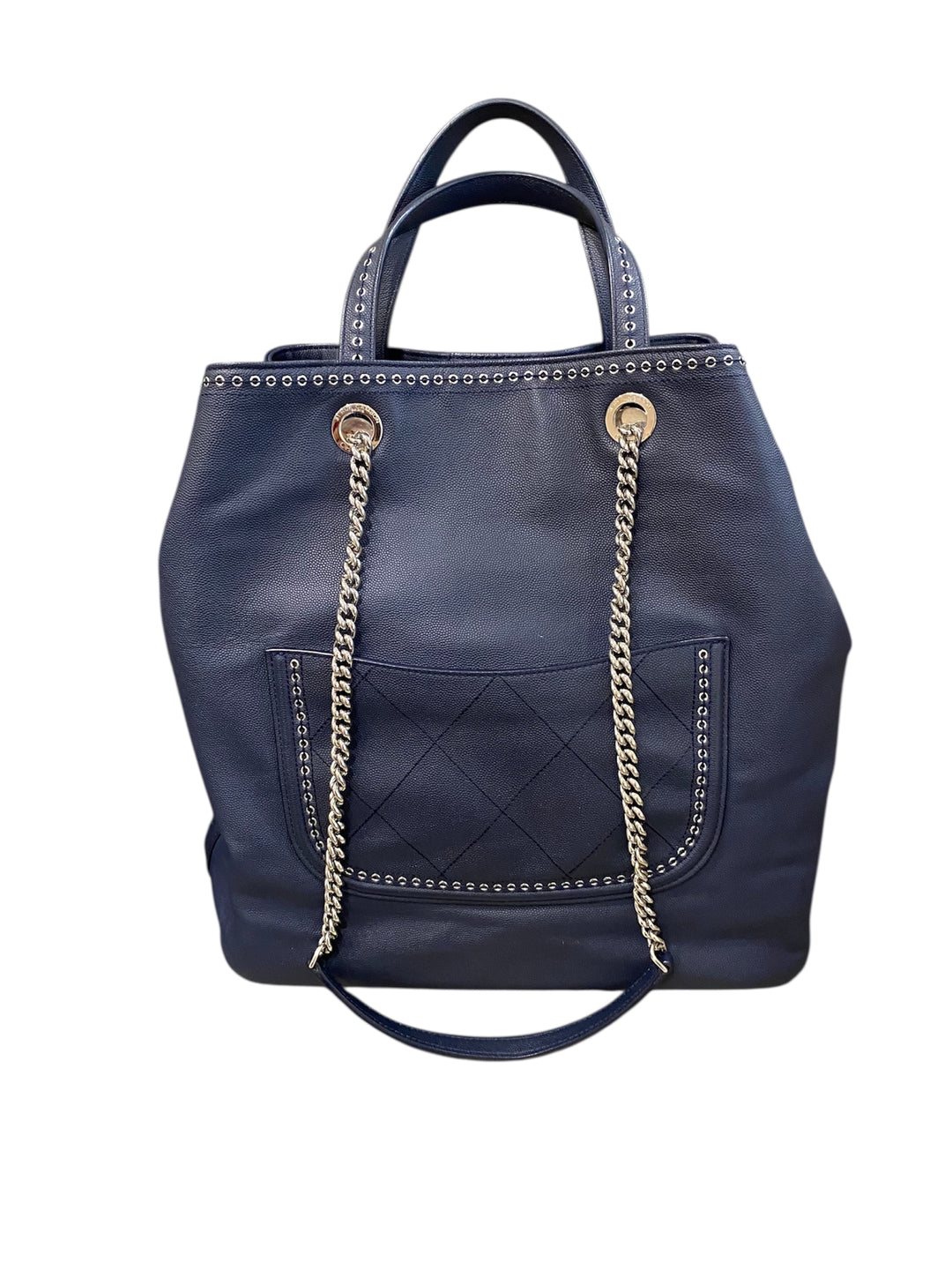 CHANEL
Grande shopper borchiata