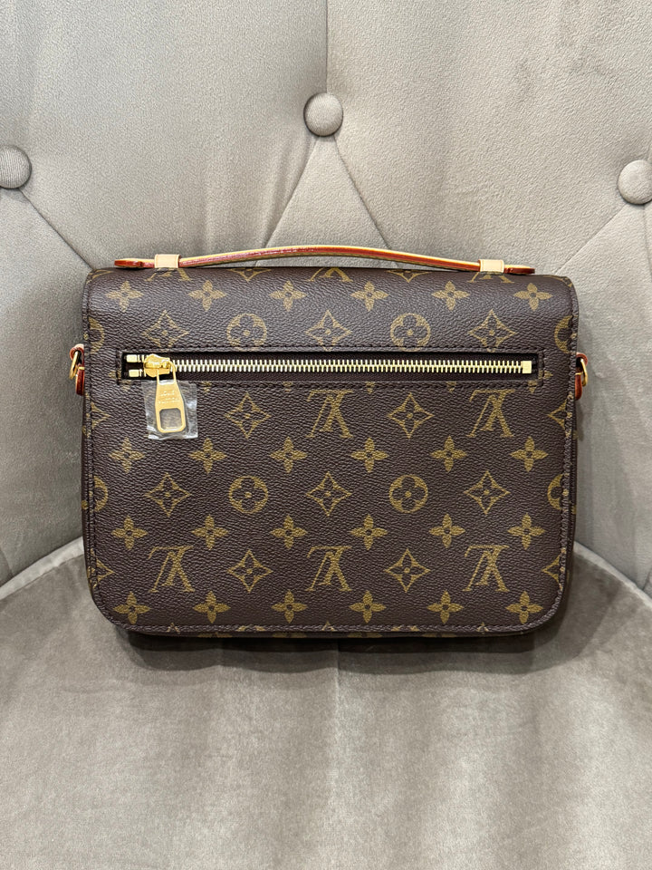 Louis Vuitton Pochette Métis