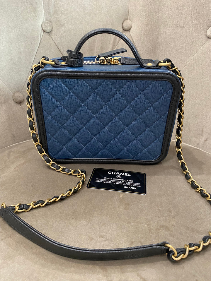 Chanel
Filigree Vanity Case Quilted Caviar Medium
