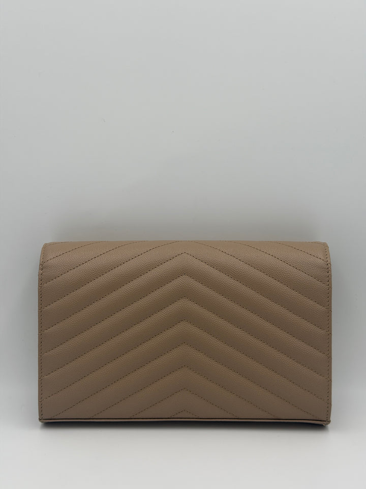 Saint Laurent pochette cassandre con catena