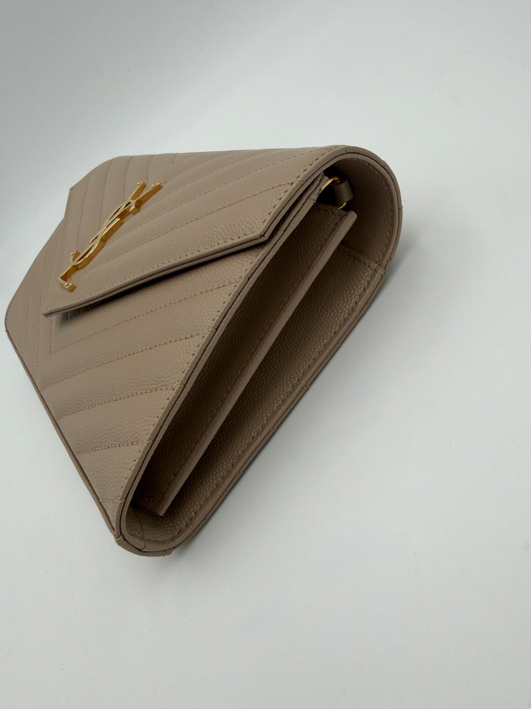 Saint Laurent pochette cassandre con catena