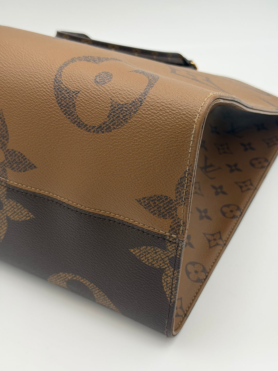 Louis Vuitton OnTheGo GM