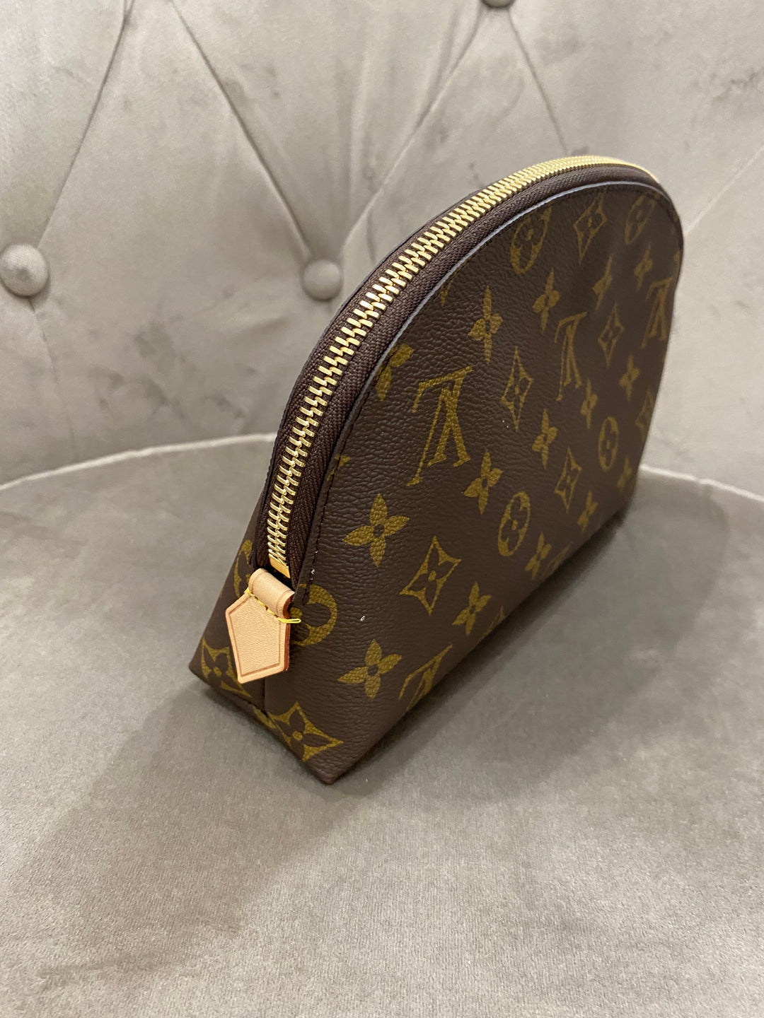 Louis Vuitton Pochette Cosmetique  MM