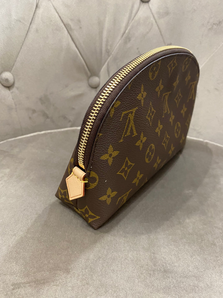 Louis Vuitton Pochette Cosmetique  MM