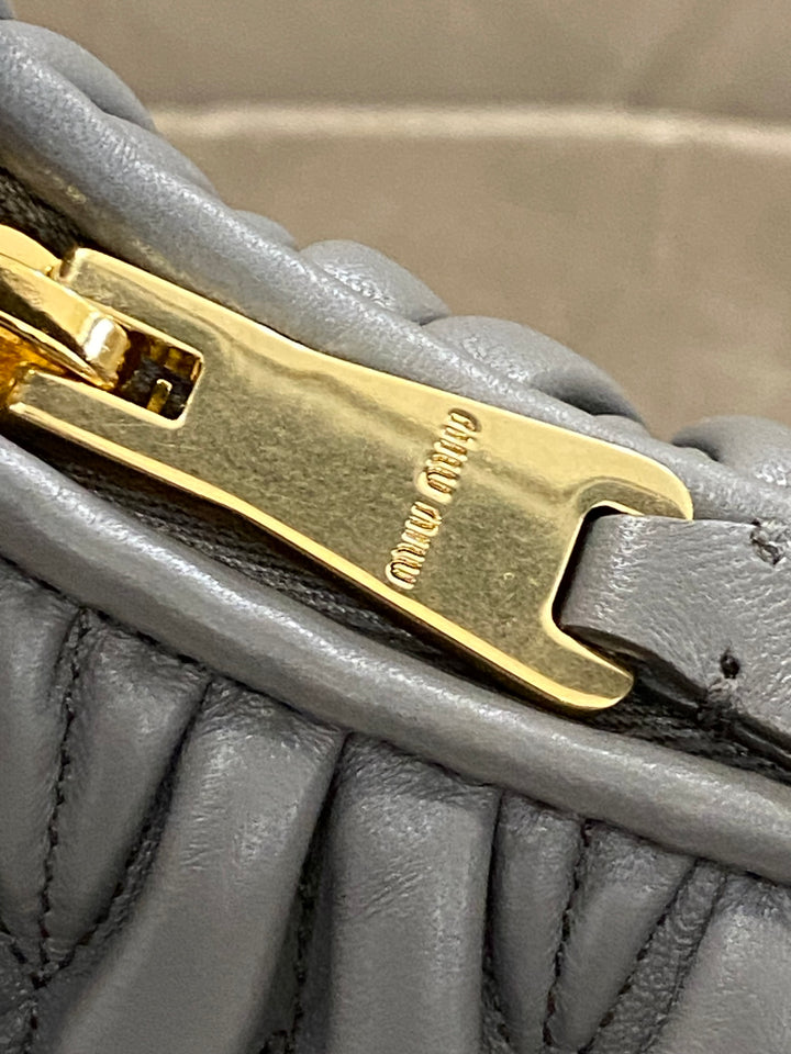 Miu Miu Borsa hobo Wander in nappa matelassé