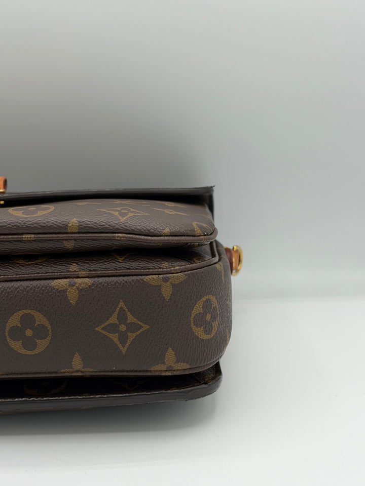 Louis Vuitton Pochette Métis