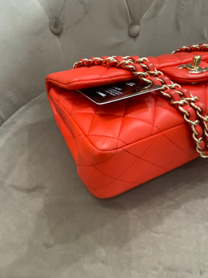 Chanel classica media