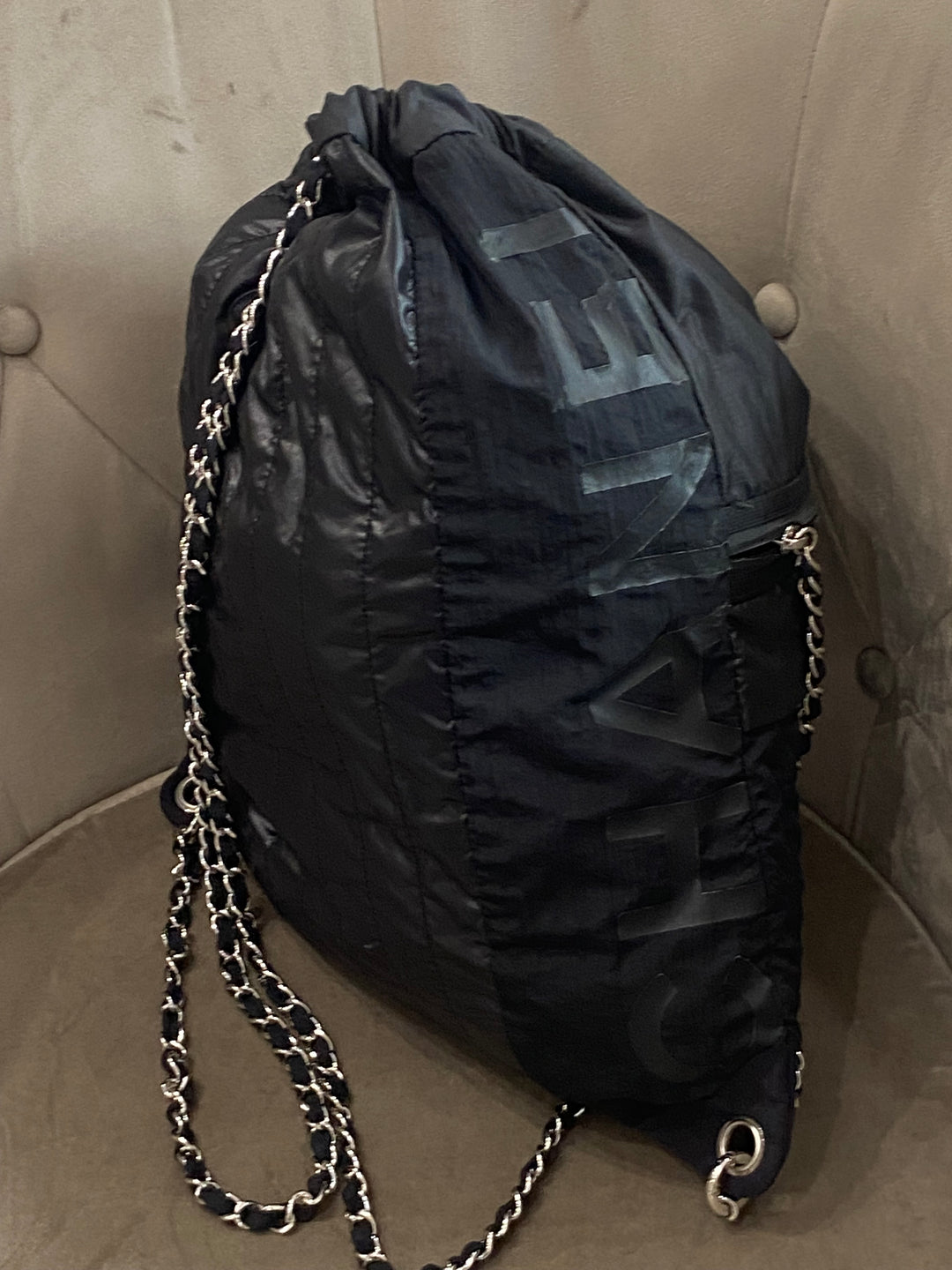 CHANEL Zaino a Catena Nylon Nero