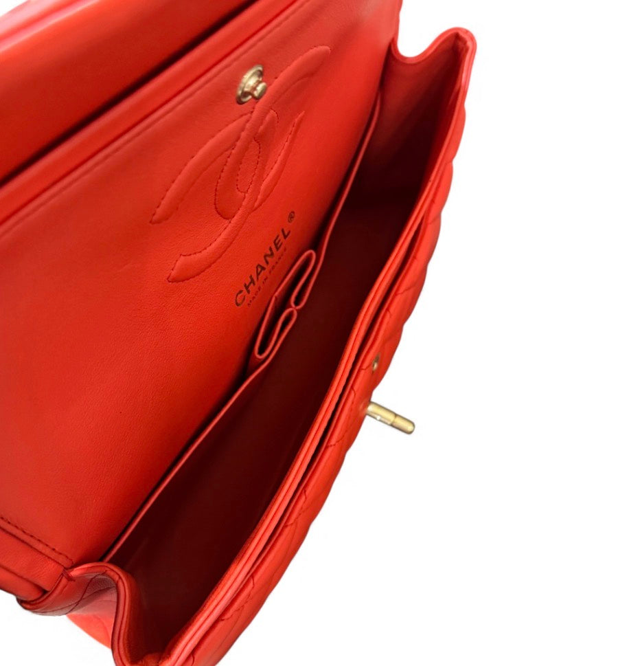 Chanel classica media