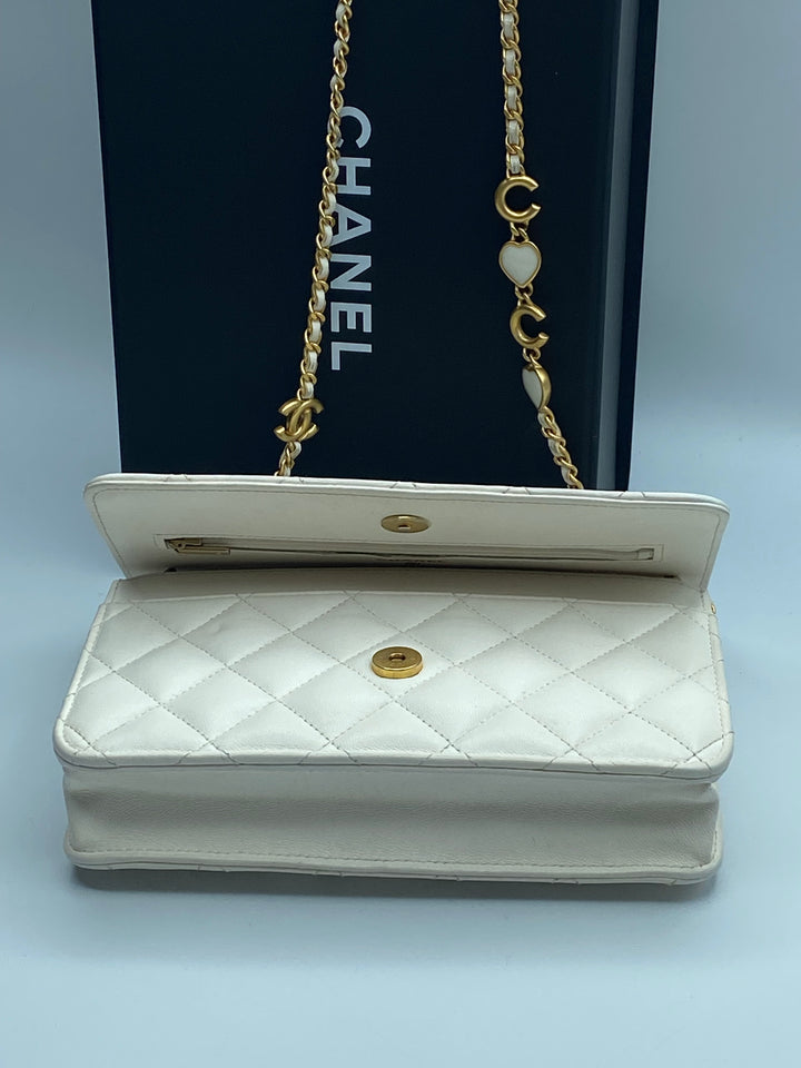 Chanel Wallet on chain woc