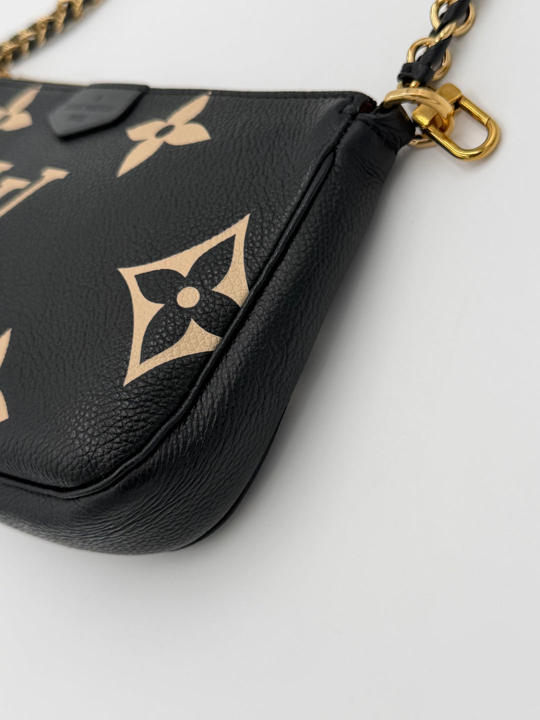 Louis Vuitton Pochette Accessoires Monogram Empreinte