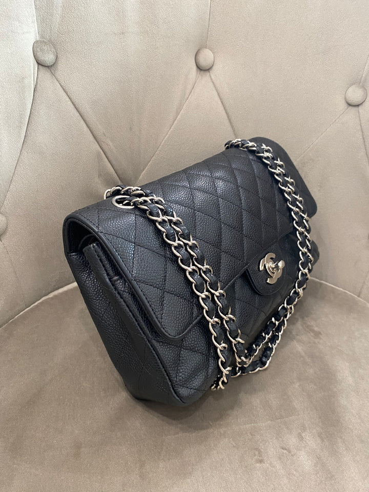 Borsa Chanel media
