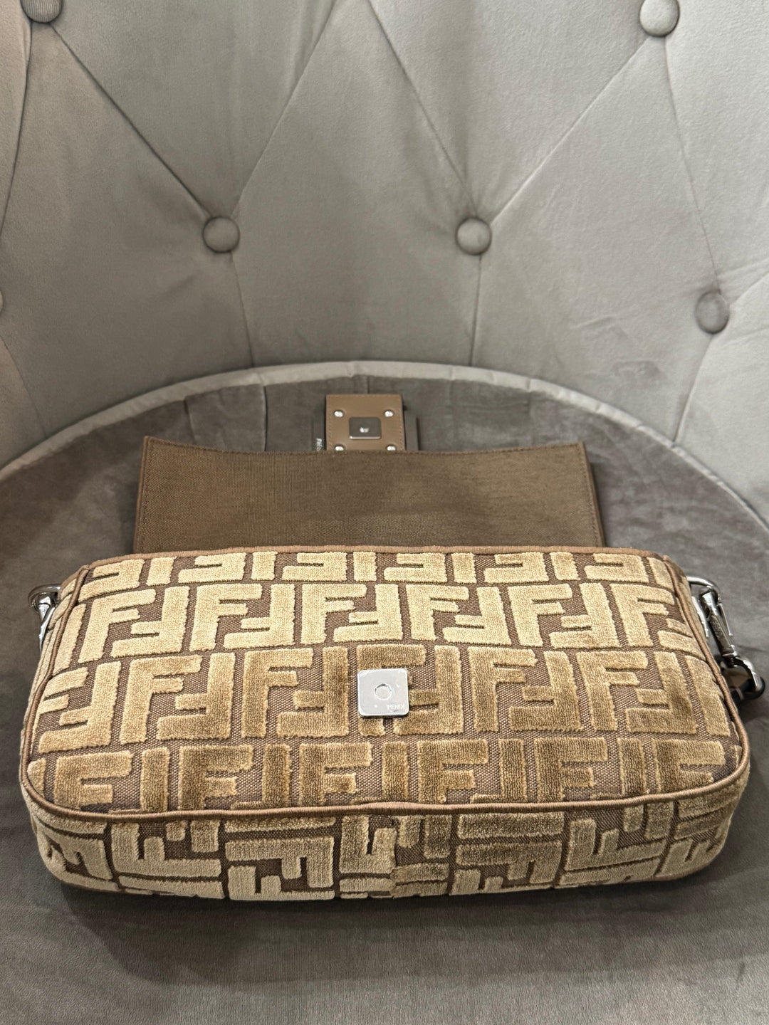 Fendi Baguette – Velluto con Monogram FF