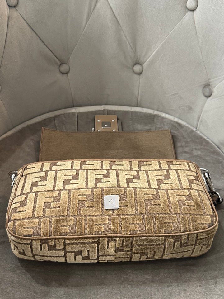 Fendi Baguette – Velluto con Monogram FF