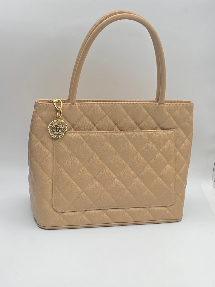 Chanel Tote Medaillon