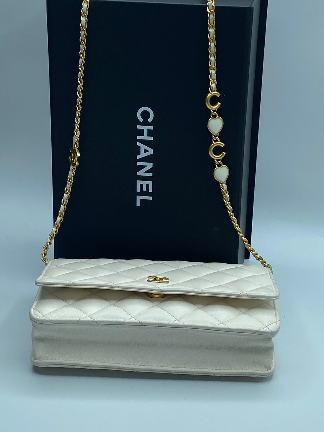 Chanel Wallet on chain woc