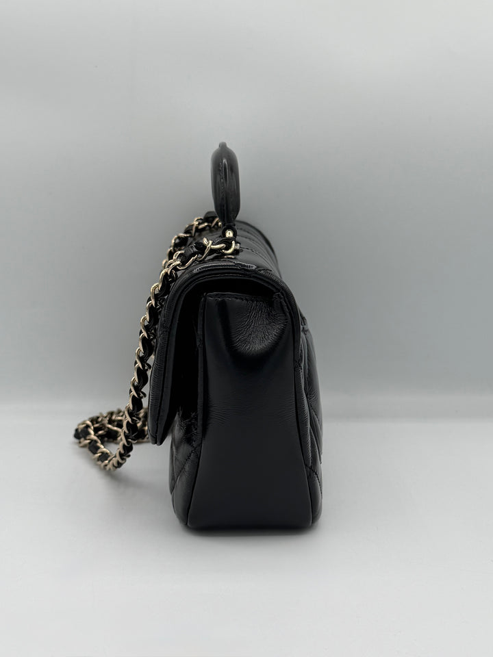 Chanel Mini Flap con manico