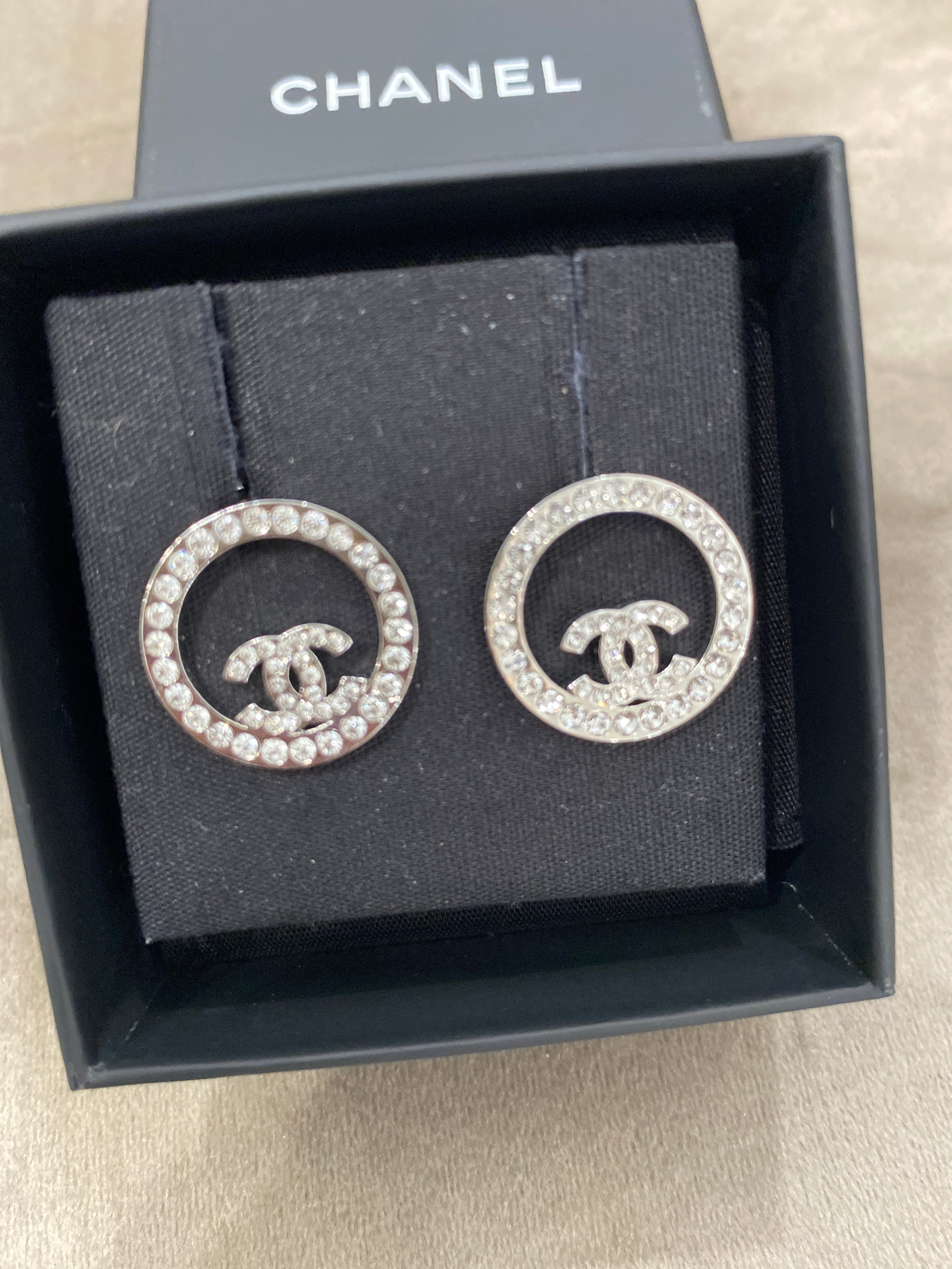 Orecchini A Perno Vintage Foglia Di Cristallo Trasparente – Placcatura Argento Con Perla Sintetica – Eleganti E Delicati Per Ogni Occasione