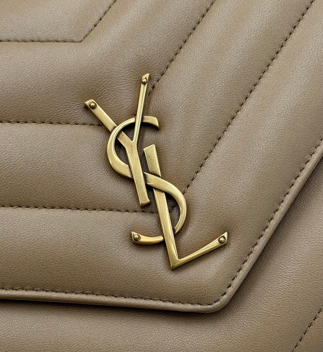 Saint Laurent Loulou Medium