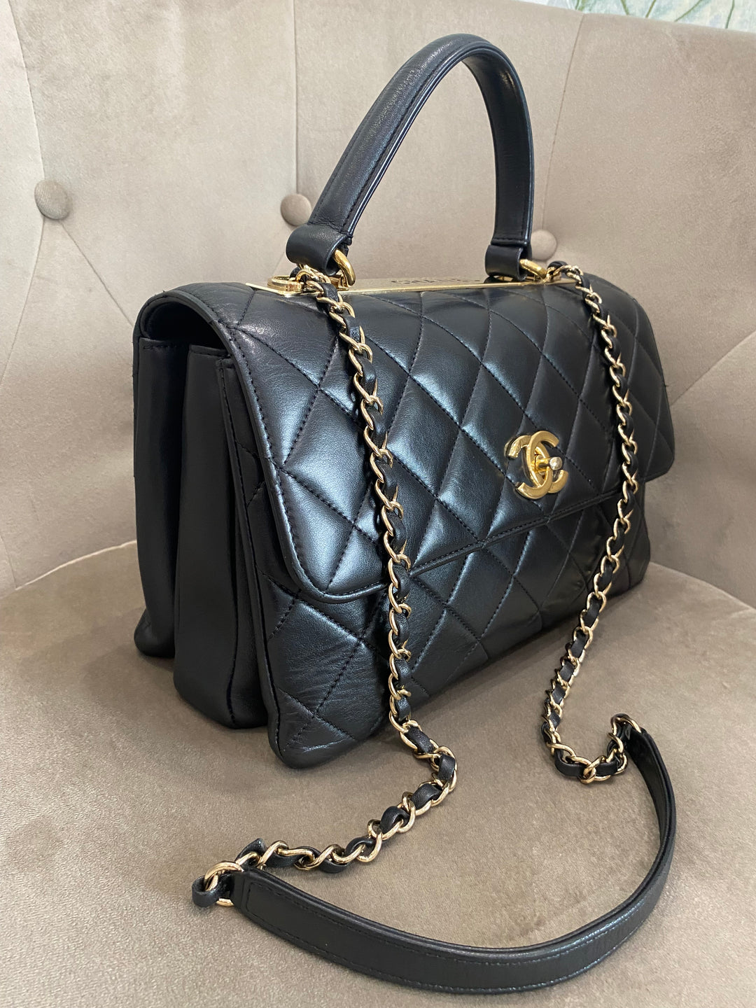 Borsa a tracolla Chanel Trendy CC in pelle trapuntata nera