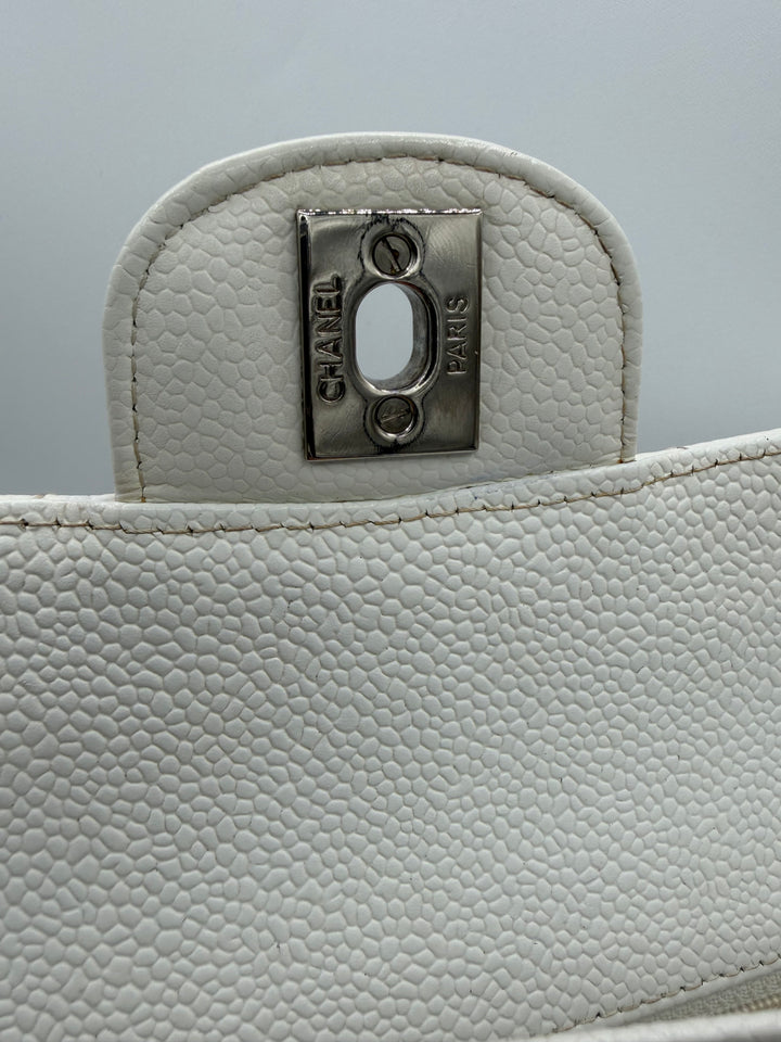 Chanel Classic flap media