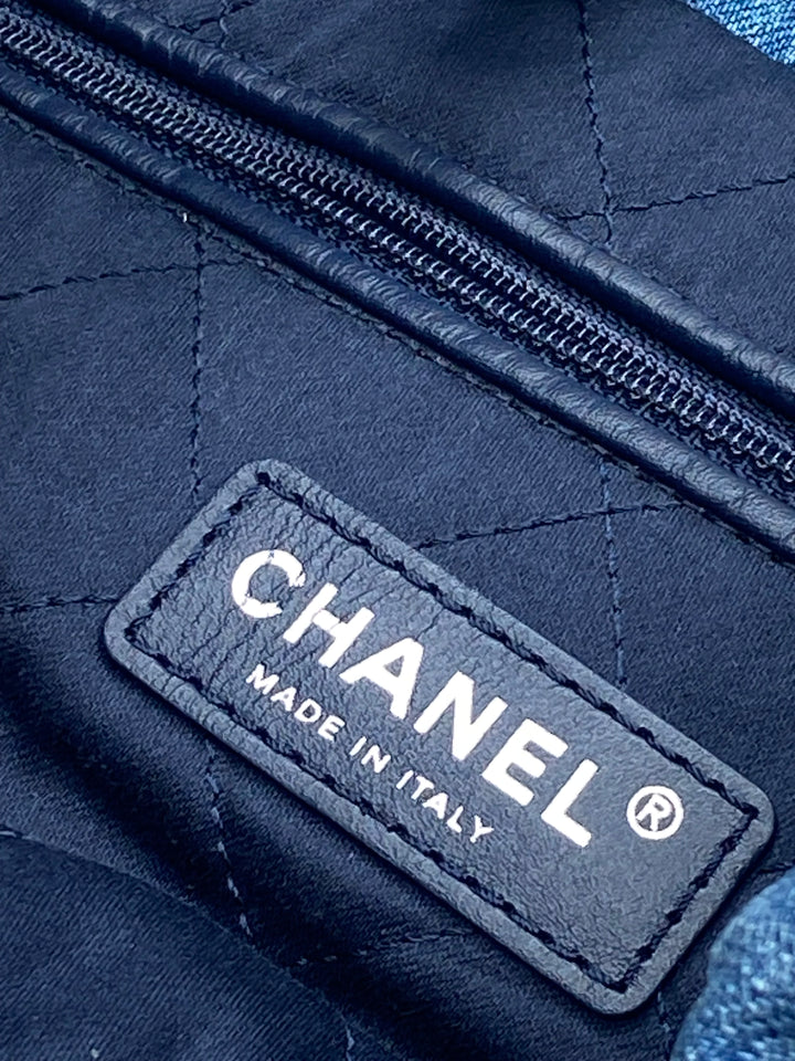 Chanel 22 in Denim