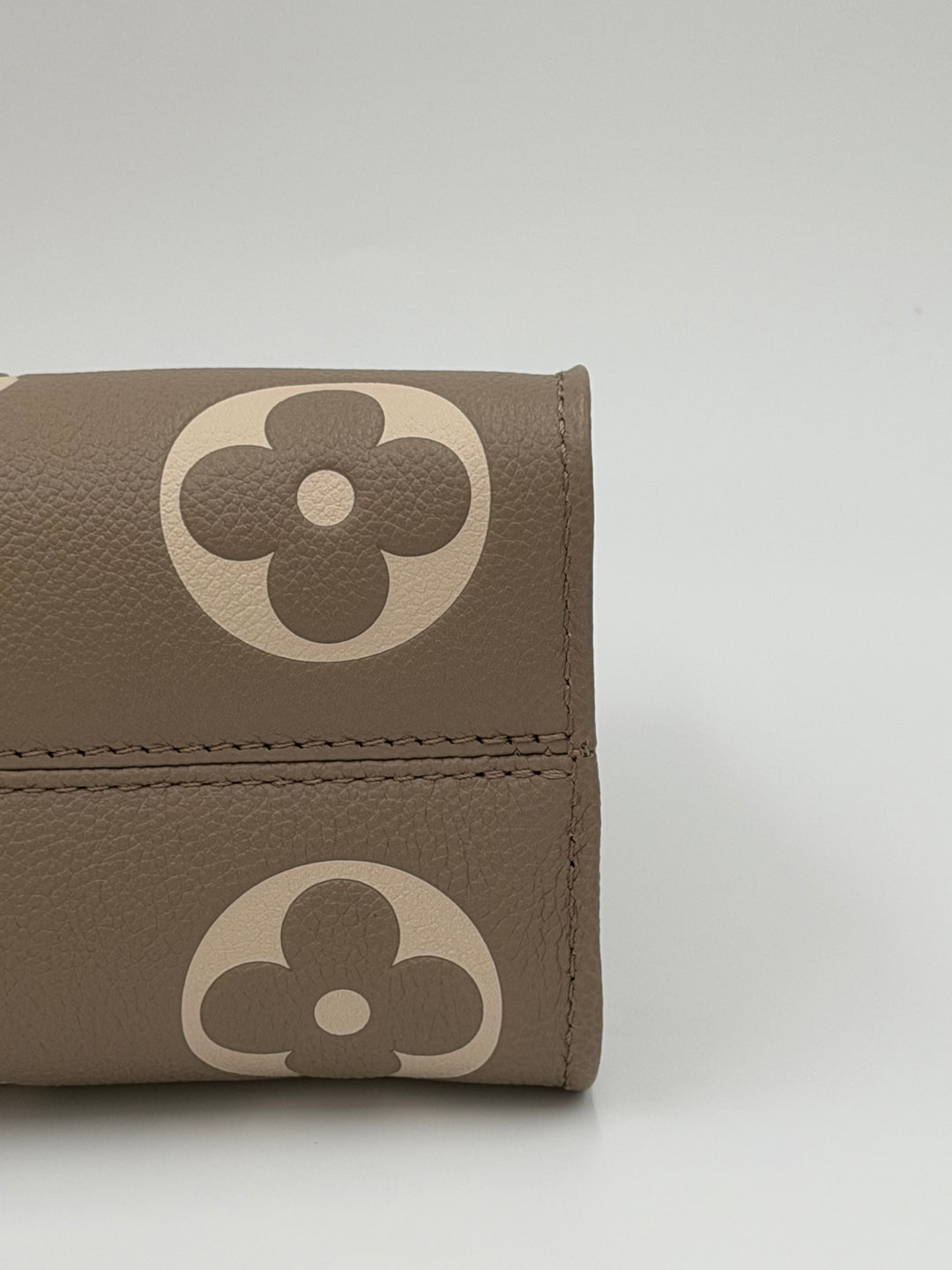 Louis Vuitton OnTheGo East West