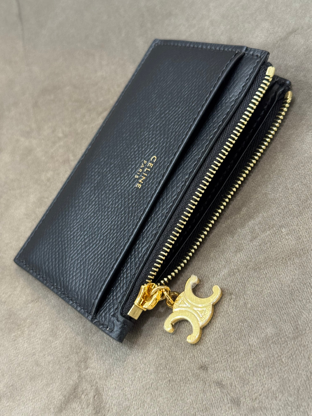 Porta carte Céline con zip e charm