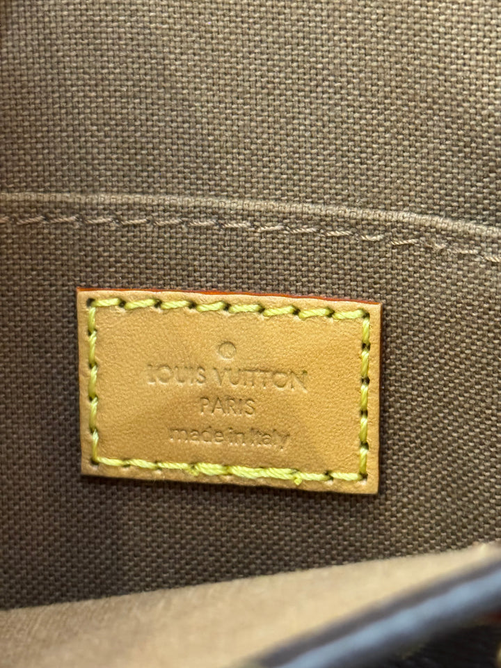 Louis Vuitton Petit Sac Plat